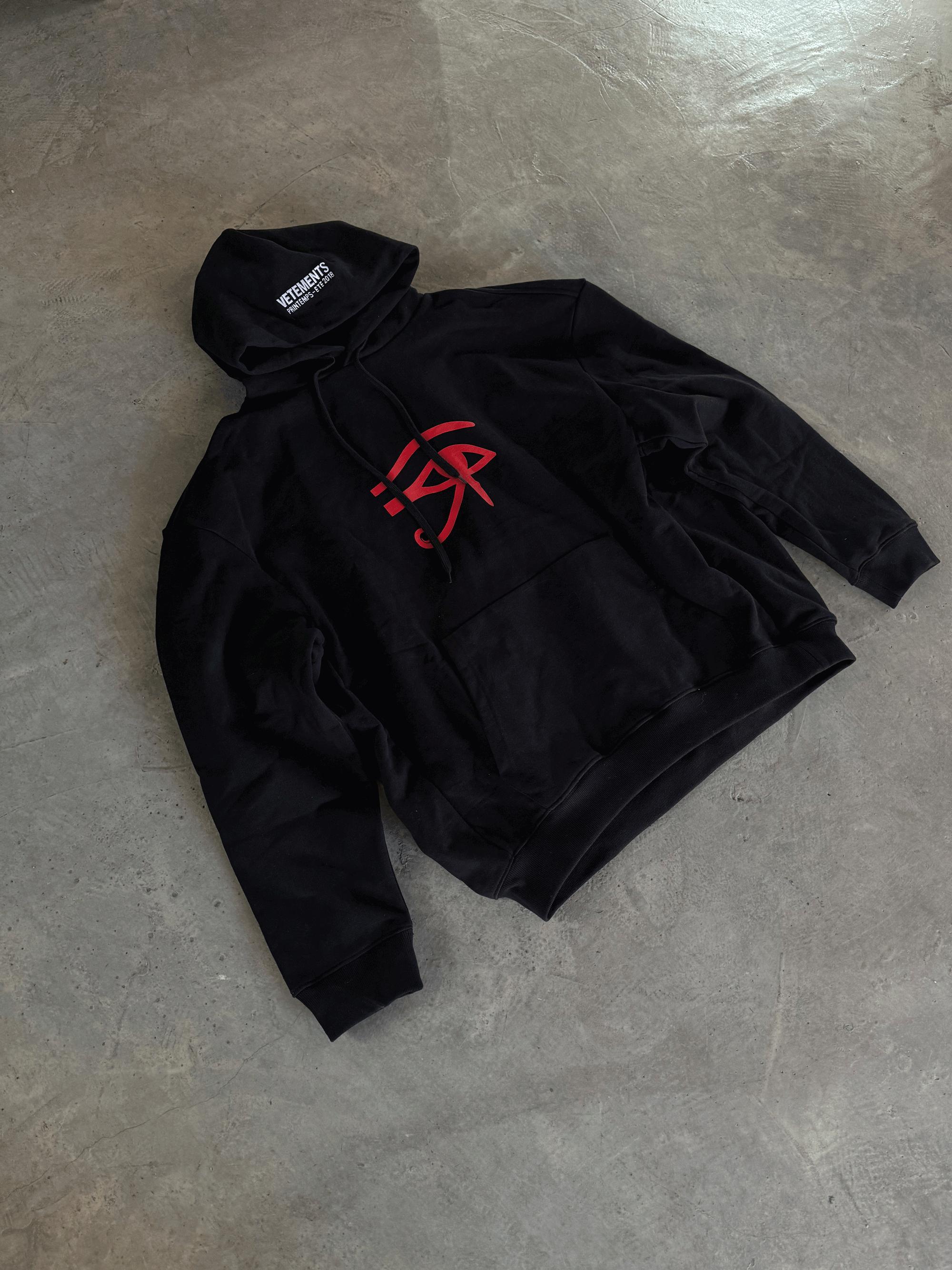 vetements eye of horus hoodie