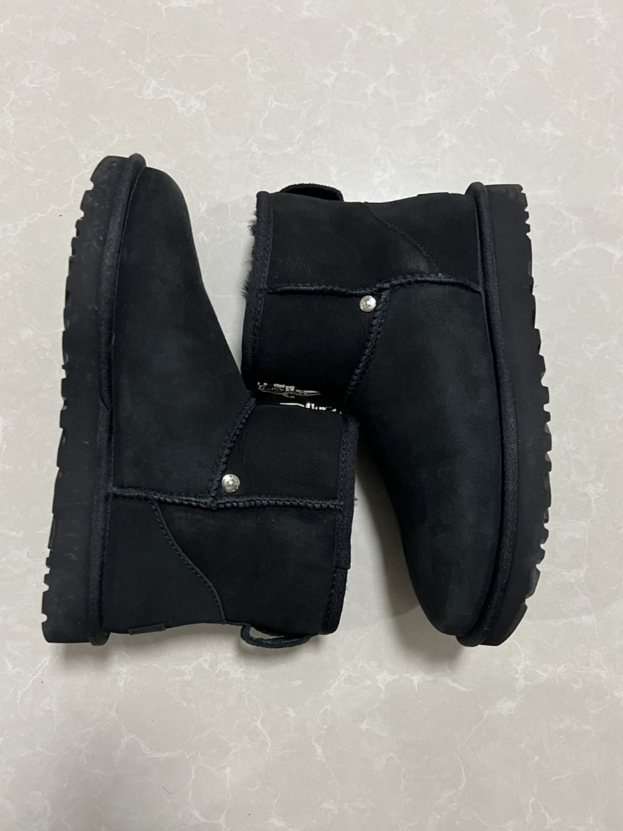chrome uggs